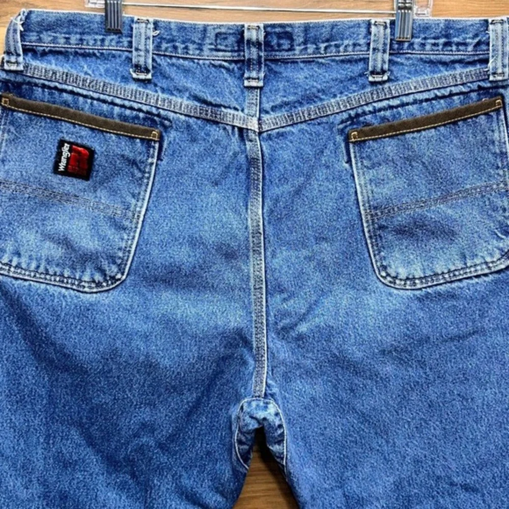 Wrangler Jeans Men's 42 X 30 Blue 100% Cotton 5 Pockets Straight Leg Zip Fly‎